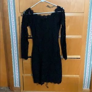 black bodycon dress